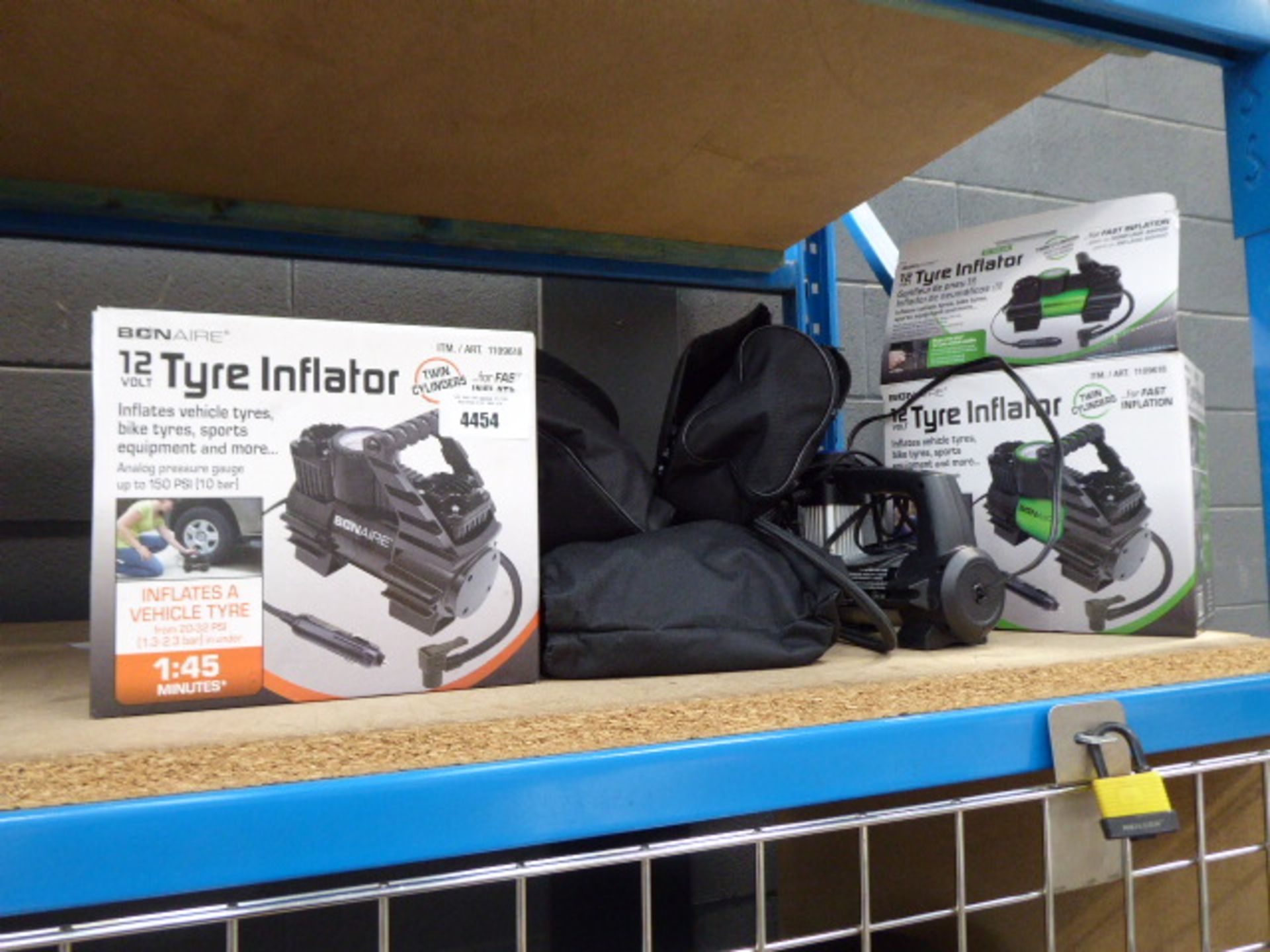 2 boxed and 4 unboxed tyre inflators
