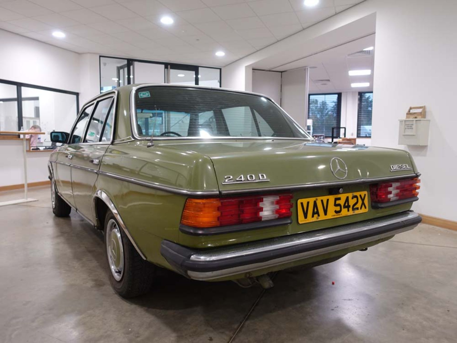 1982 Mercedes 240 D, 4 door saloon, diesel, first registered 17.05.1982, in green, registration - Image 5 of 9