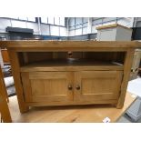 Winchester Oak Corner TV Unit (96)