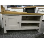 Rutland Painted Oak TV Unit (5)