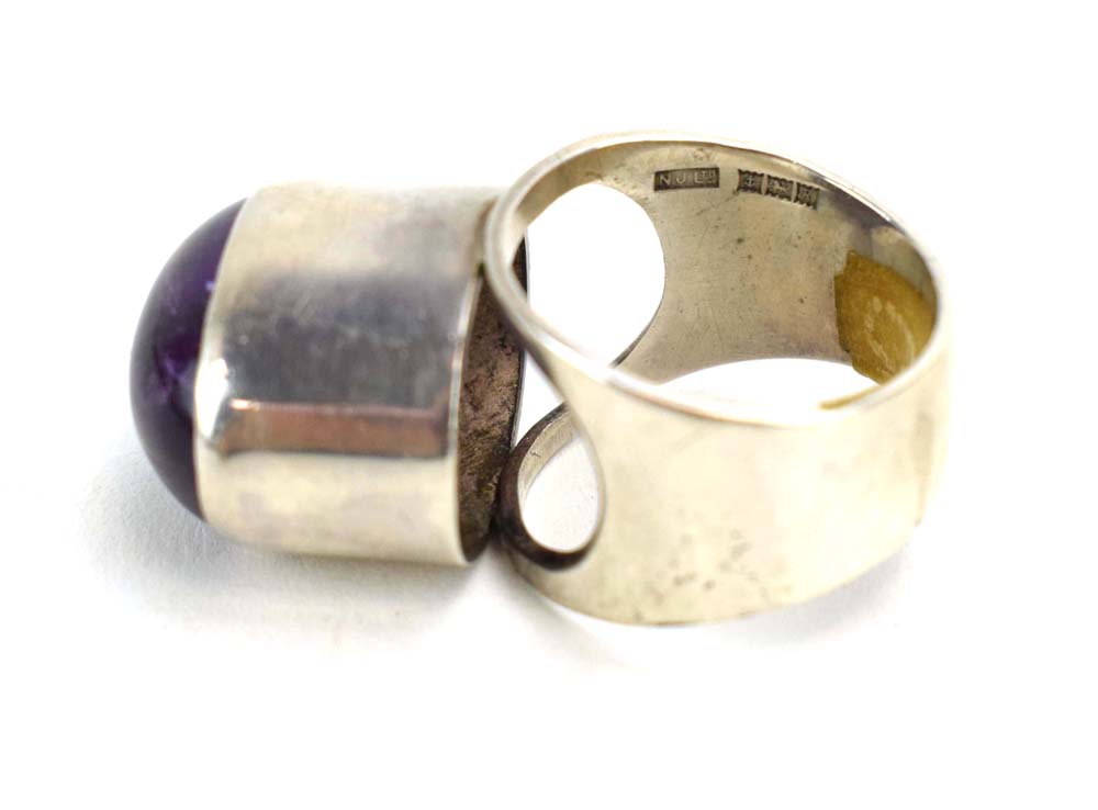 A late 20th century silver 'poison' ring set cabochon amethyst, maker PGW, London 1991, - Image 7 of 16