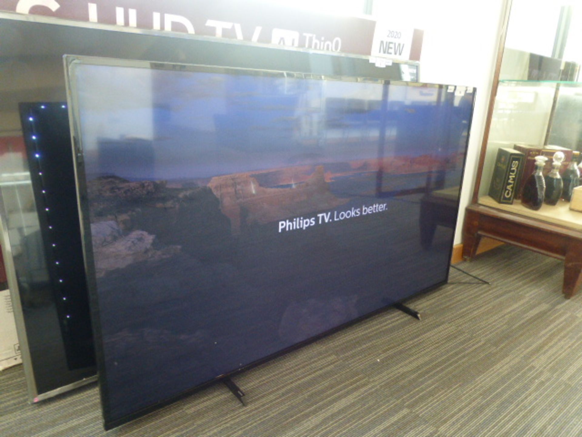 R12 65 Phillips Ambilight 4K Ultra HD TV 65PUS6704/12 inc Box B16