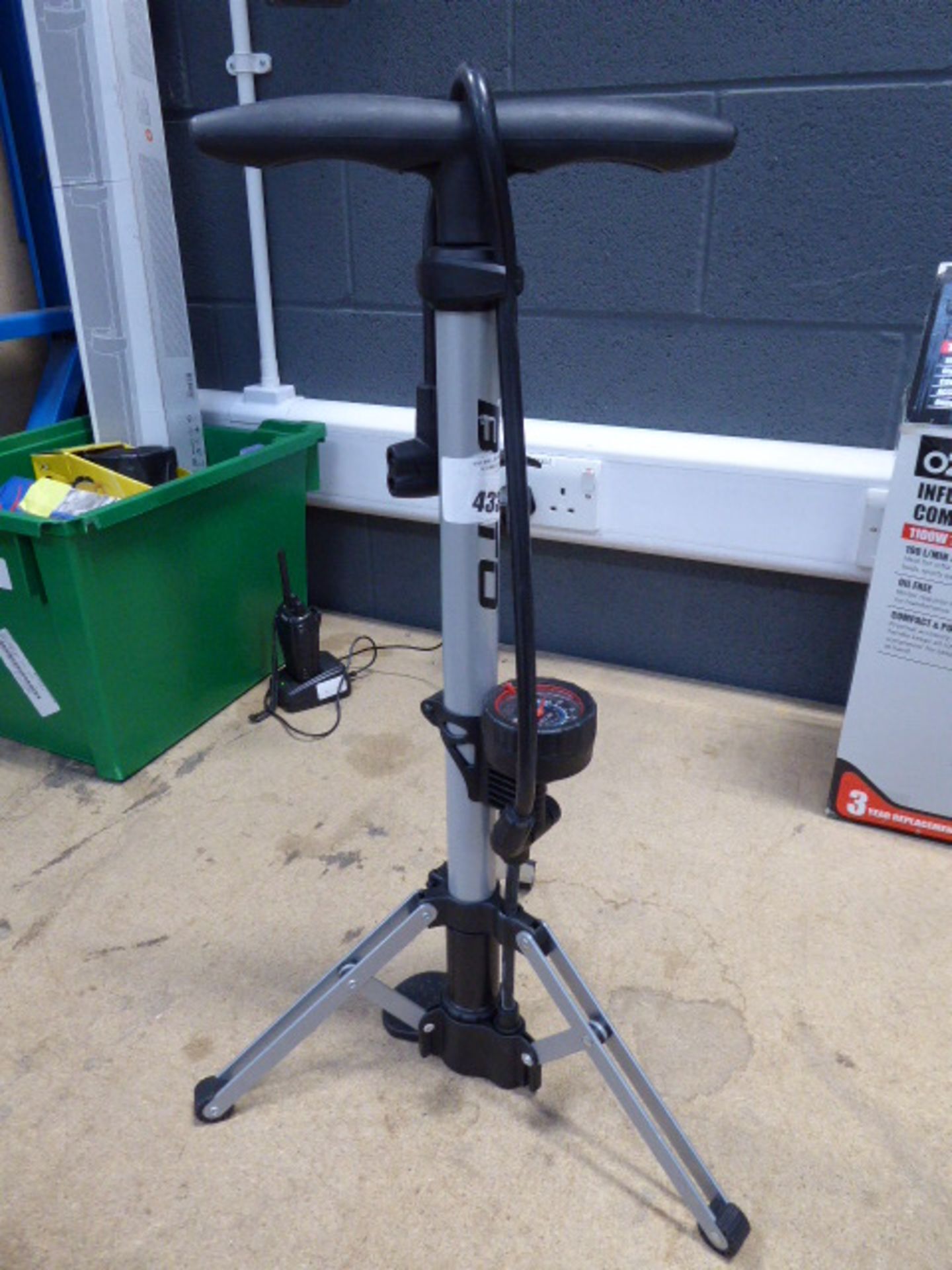 4402 Bike pump