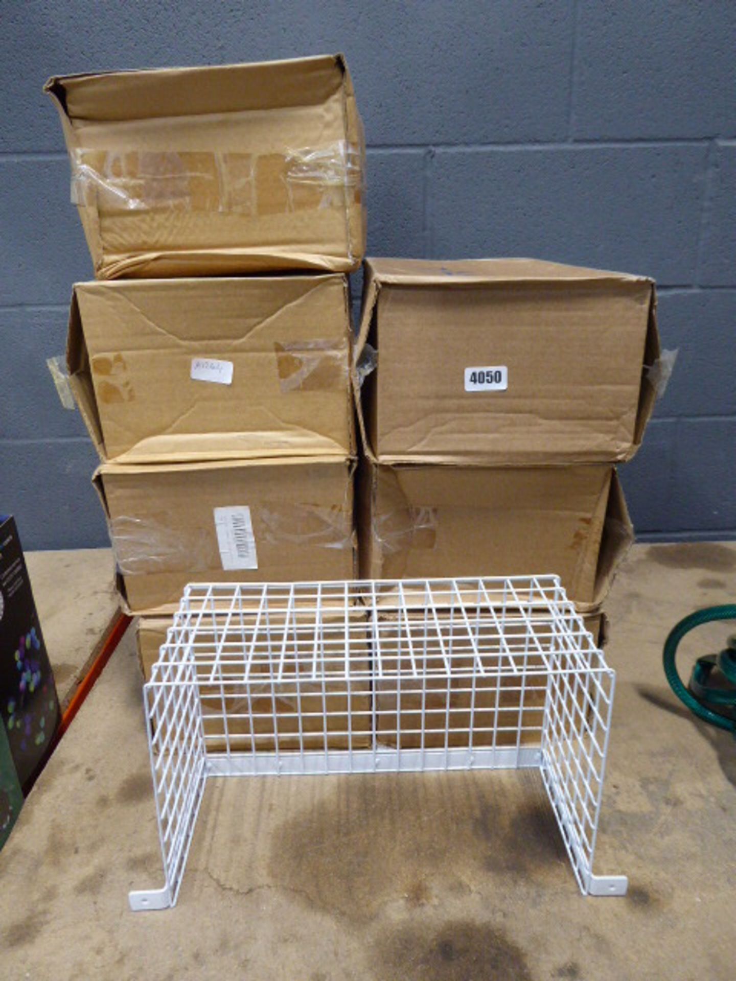 8 letterbox wire baskets