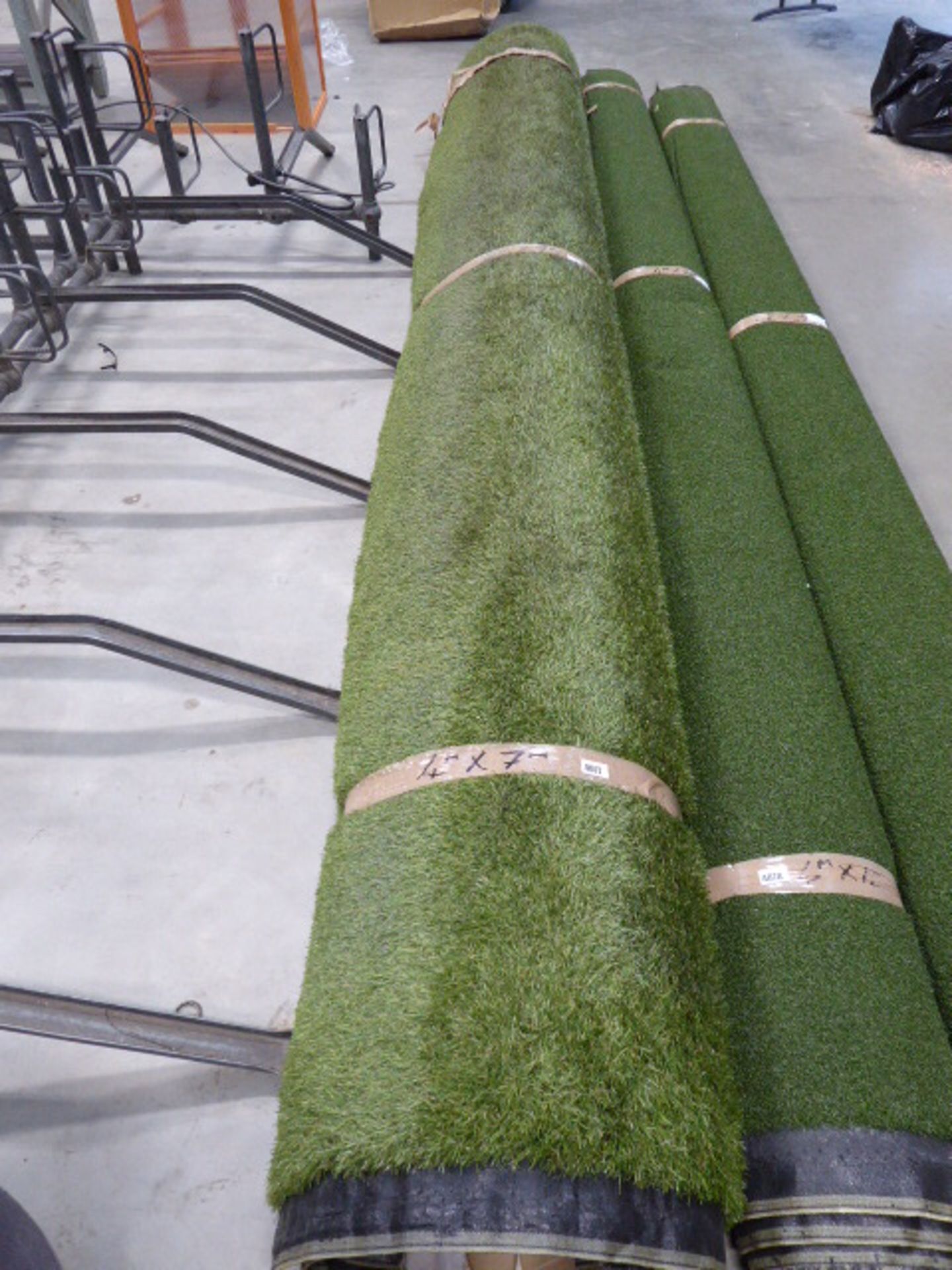 Large 4m x 7m roll of astro turf