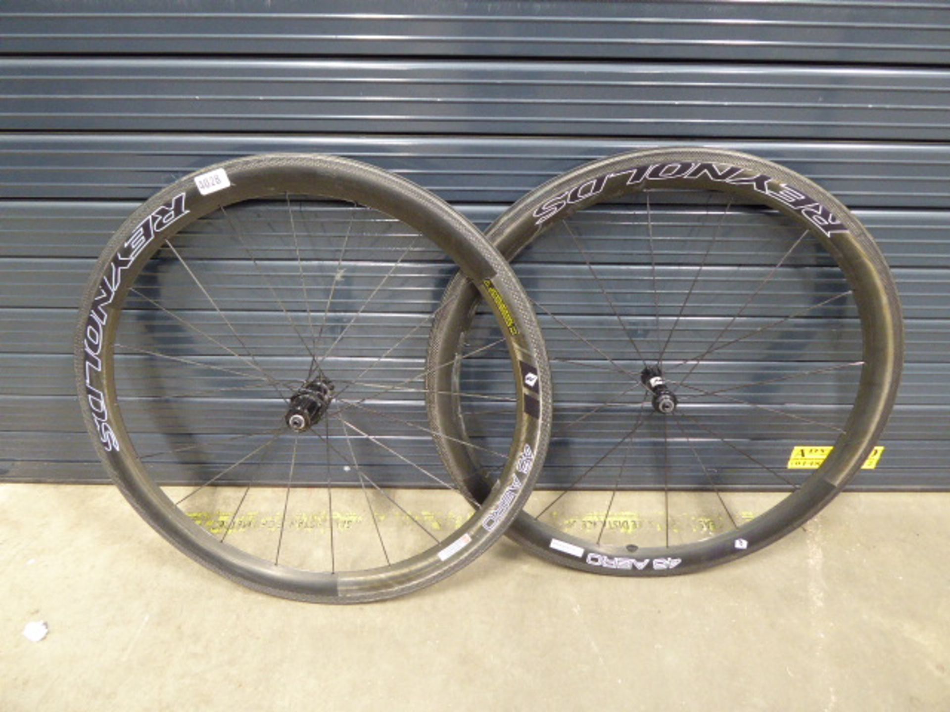 2 Reynolds carbon fibre bike wheels