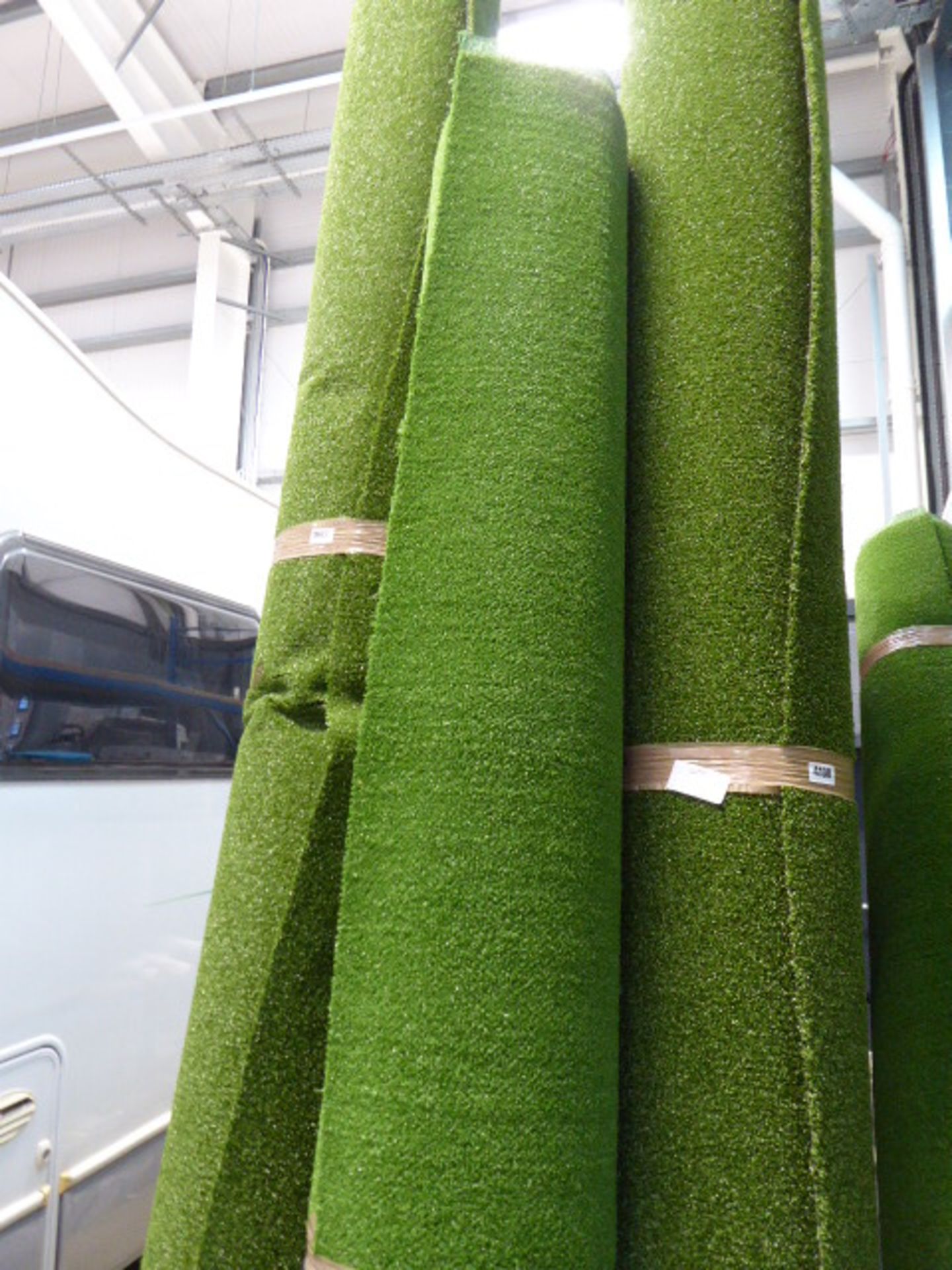 2.75m x 6m roll of astro turf