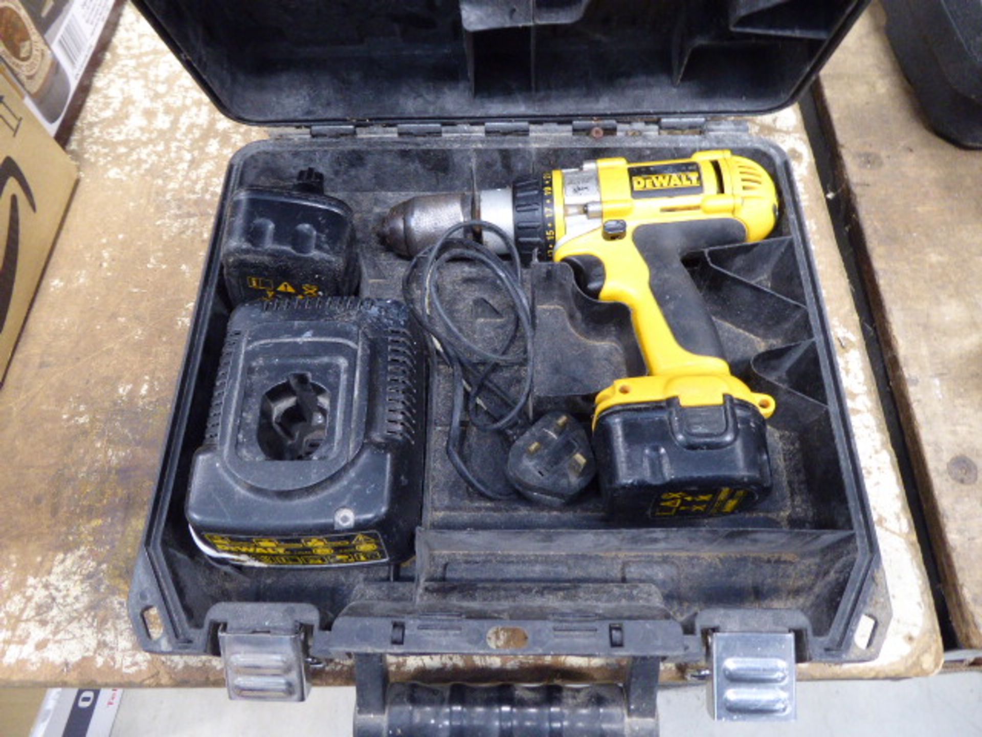 Dewalt 12v battery drill with 2 batteries and charger