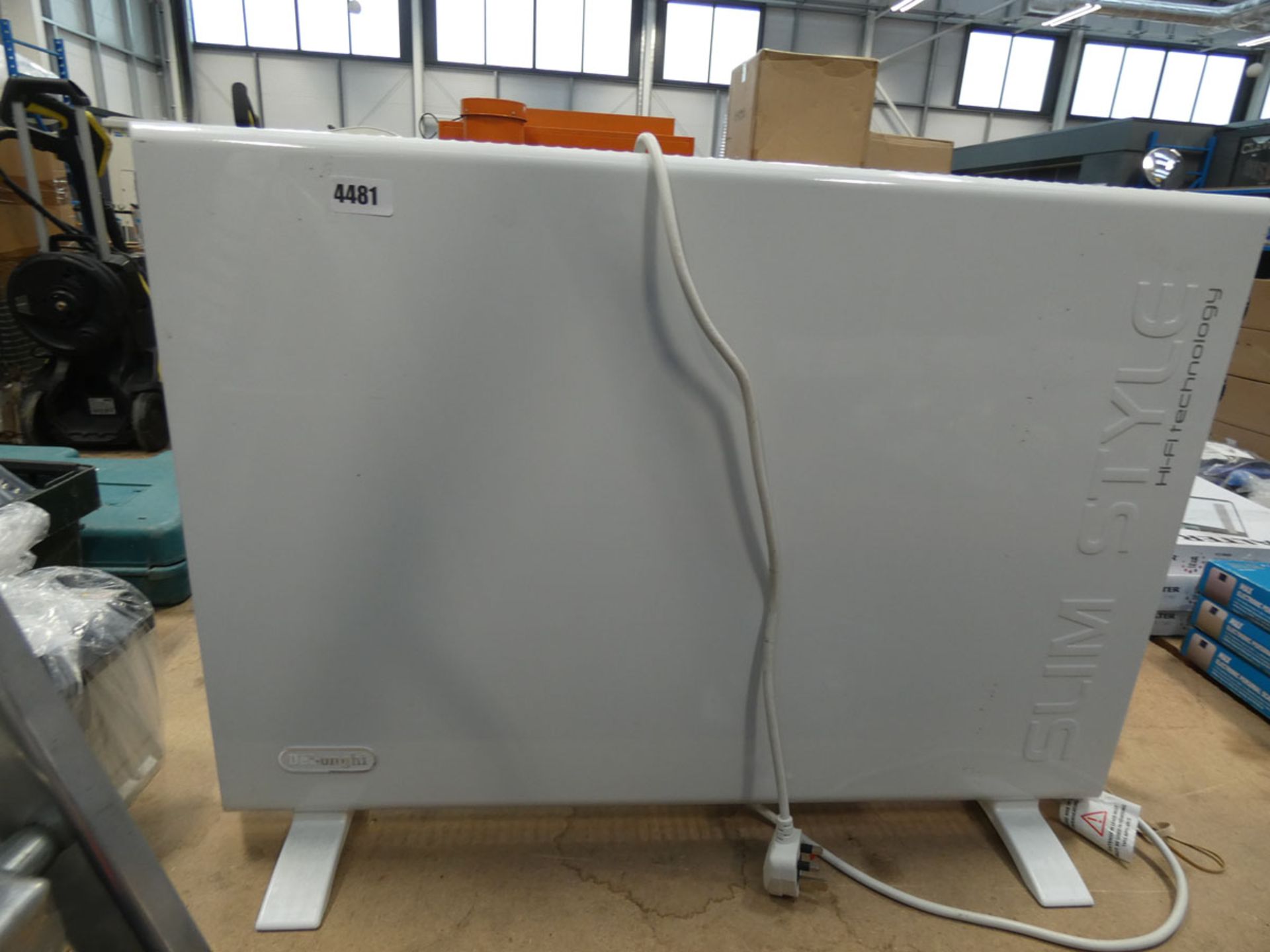 Large Delonghi convector heater