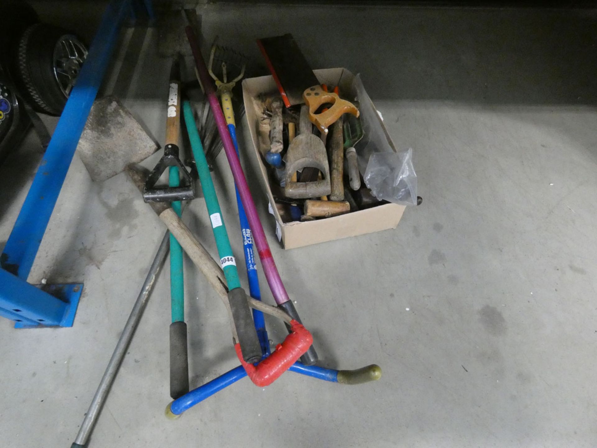 Quarter of an underbay of garden and DIY tools