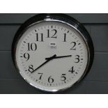 (36) A quartz wall clock