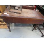 5346 - A Victorian Pembroke table
