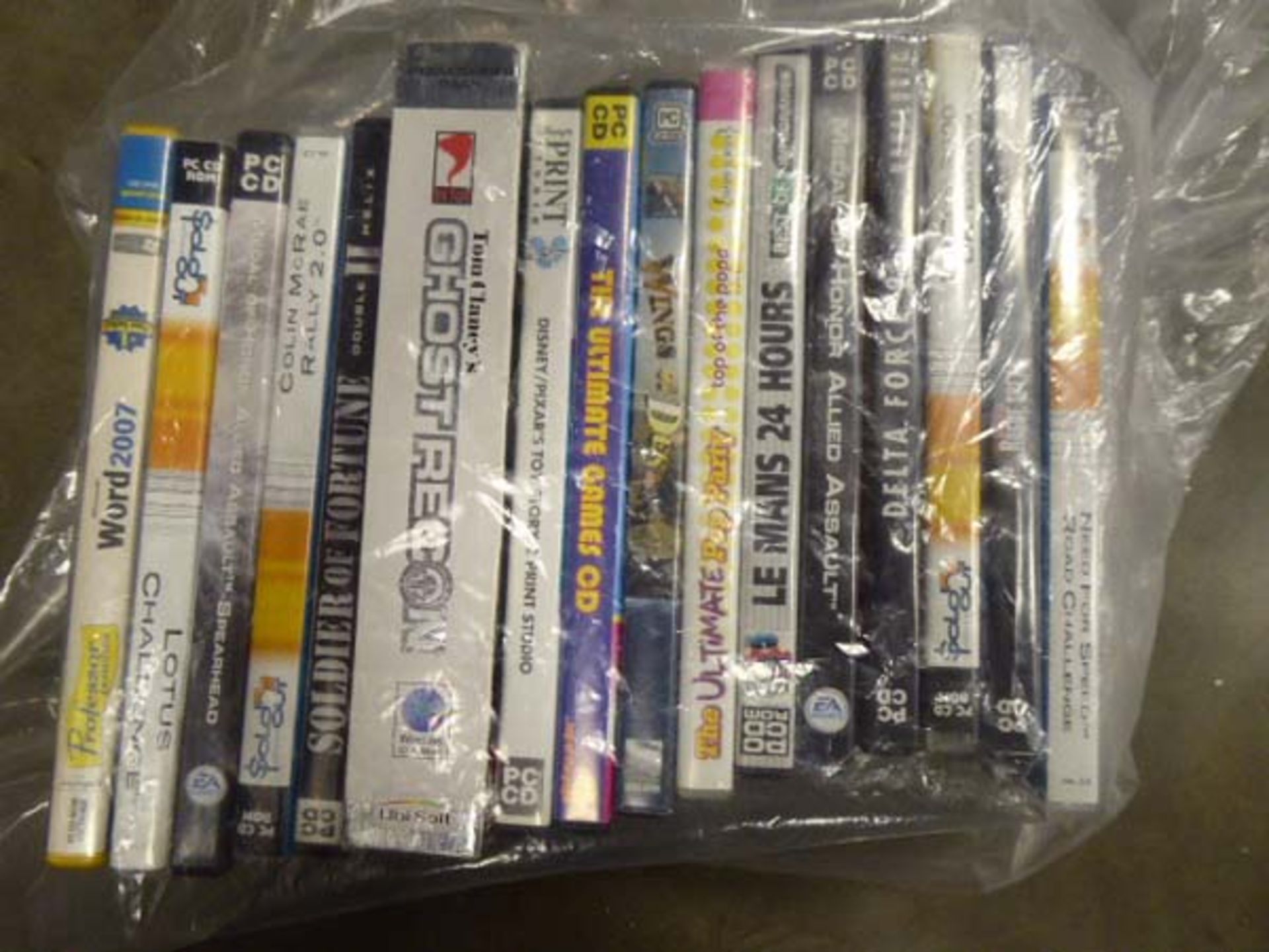 Bag of various PC games approx 16 in total