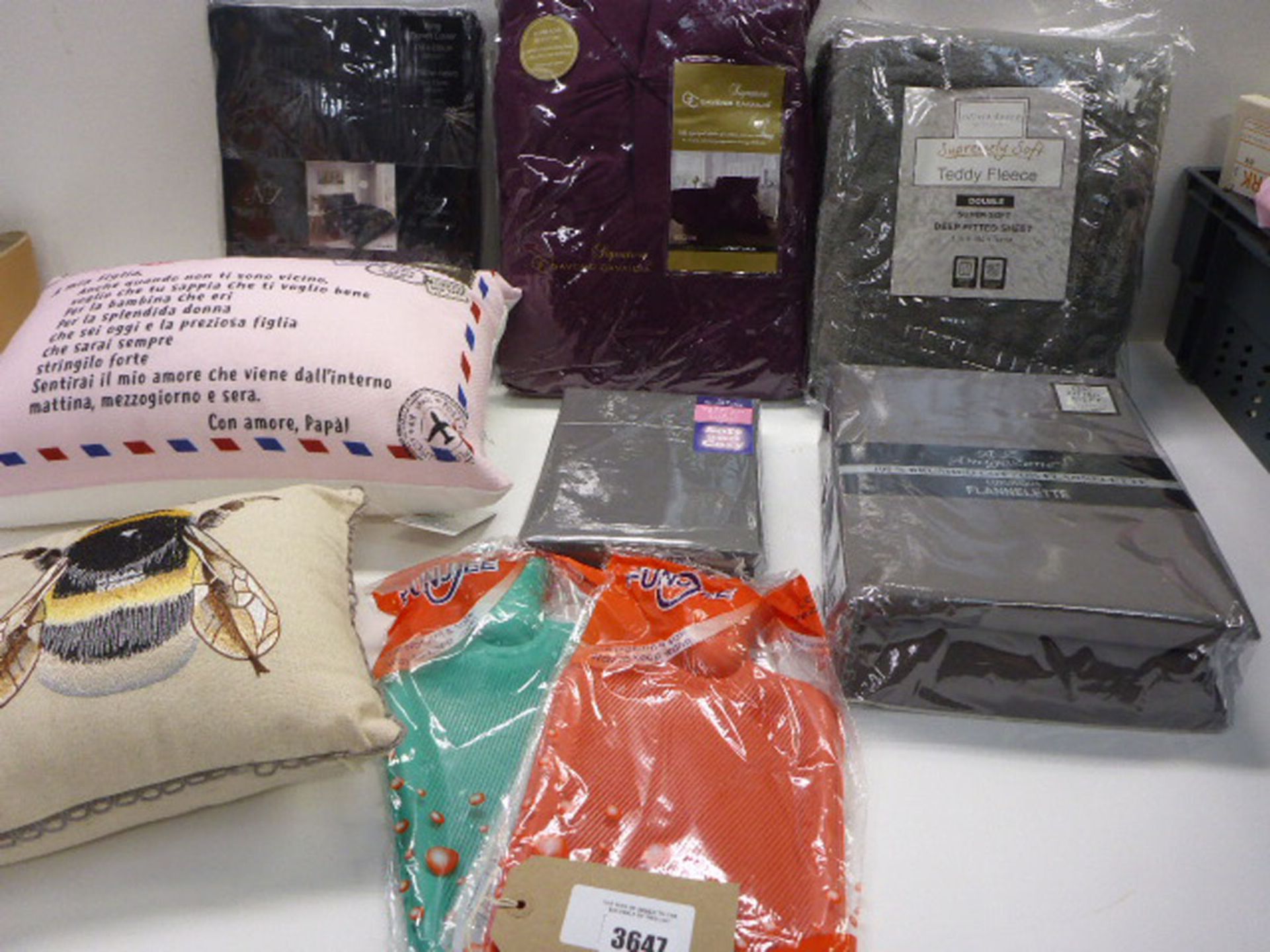 Super King & King size duvet sets, King & Double fitted sheets, pillowcases, 2 hot water bottles and