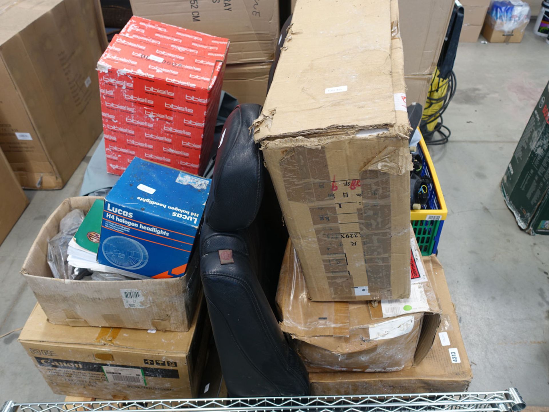 Pallet of MG car parts and accessories