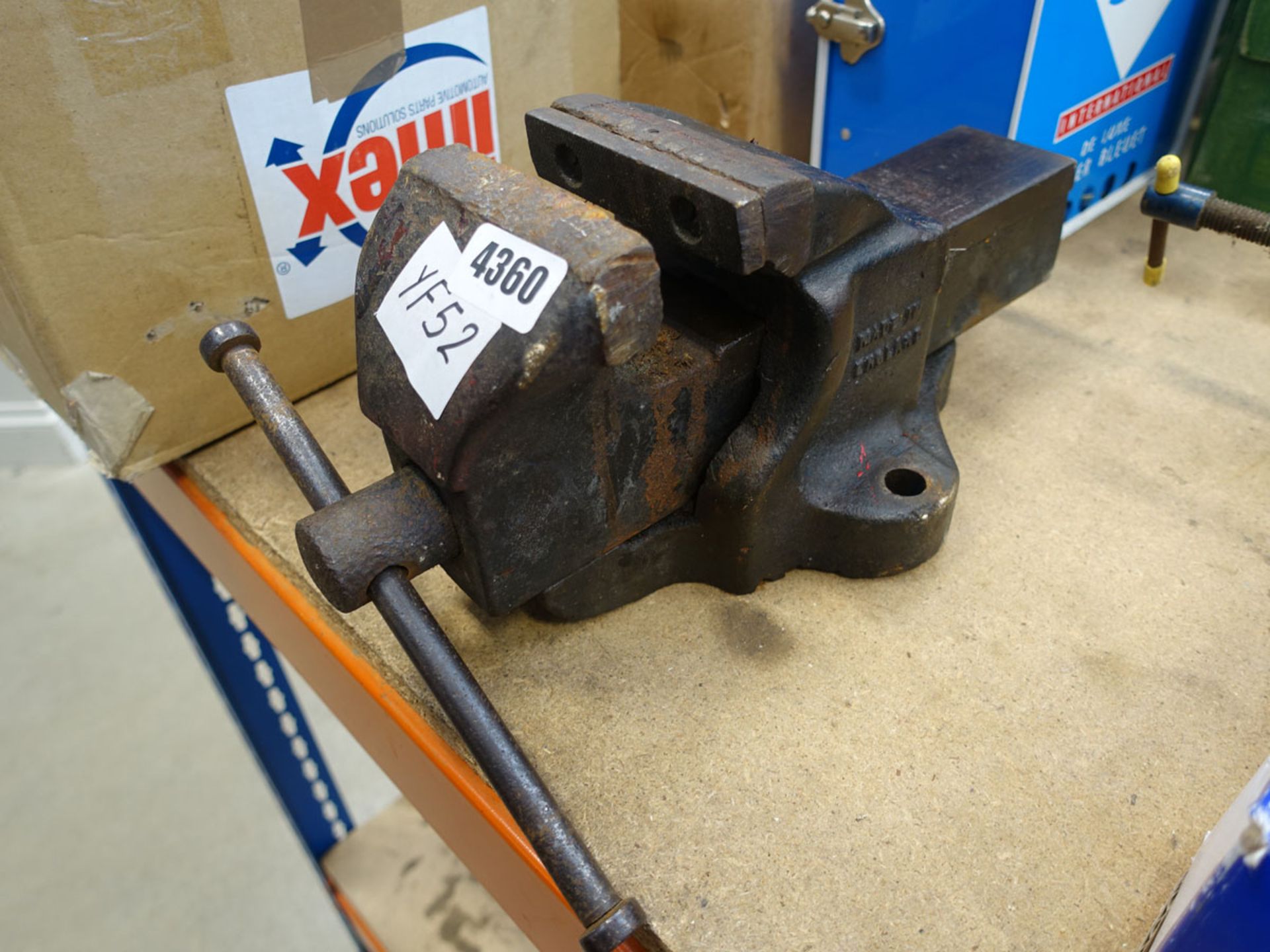 Large vice