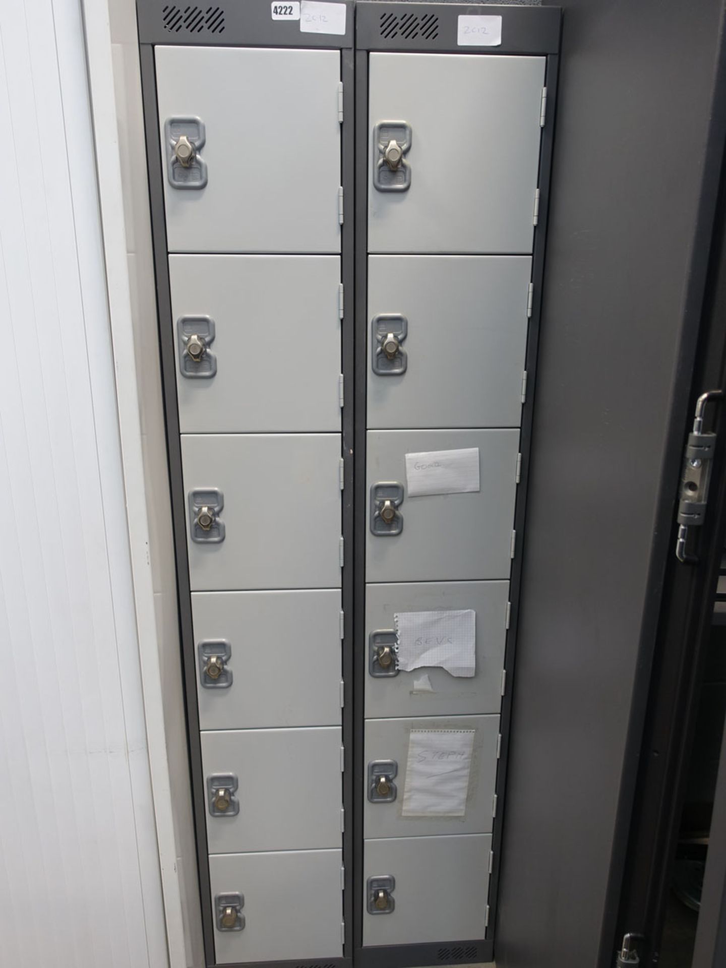 4254 Two grey metal lockers