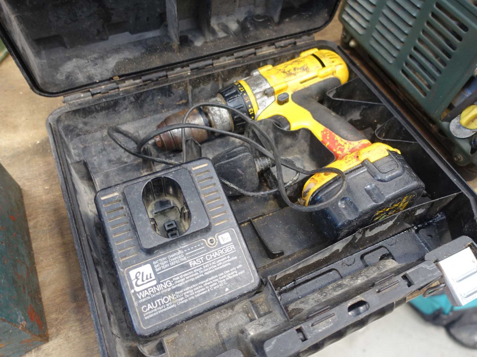 Dewalt battery drill with 1 battery and Elu charger