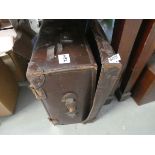 5614 - Vintage leather suitcase