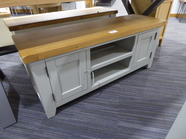 Low TV unit in grey