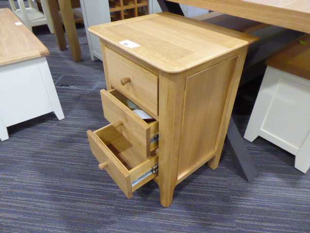 Bergen Oak Large Bedside Cabinet (56) - Image 2 of 2