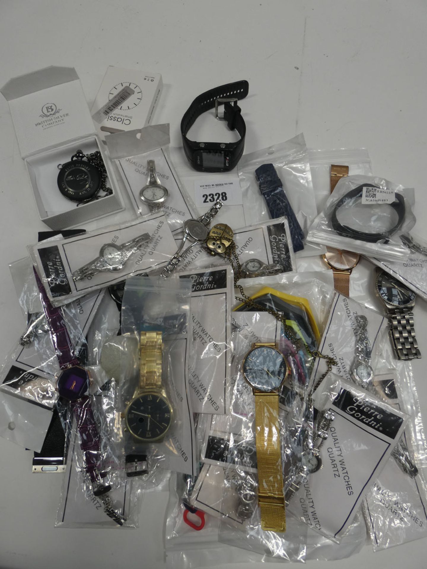 Quantity of loose wristwatches, pocket watches and straps