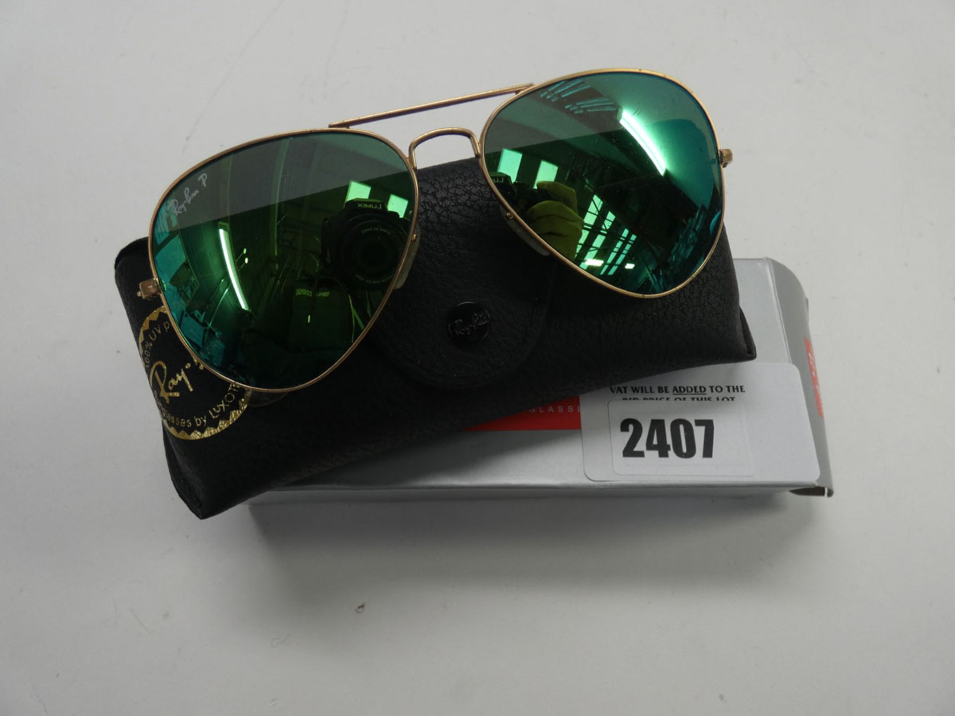 Ray-Ban RB3025 sunglasses with case and box