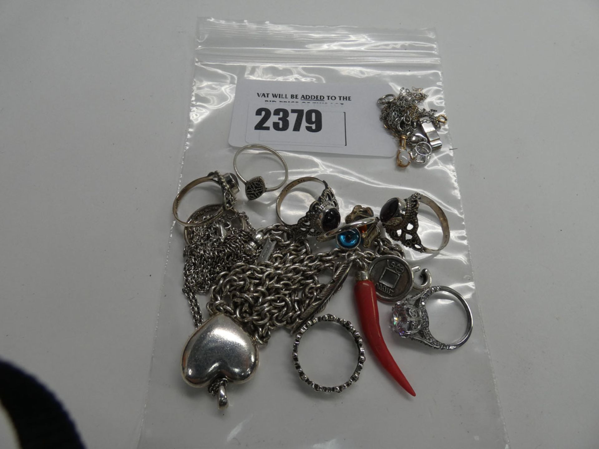 Quantity of white metal and silver jewellery