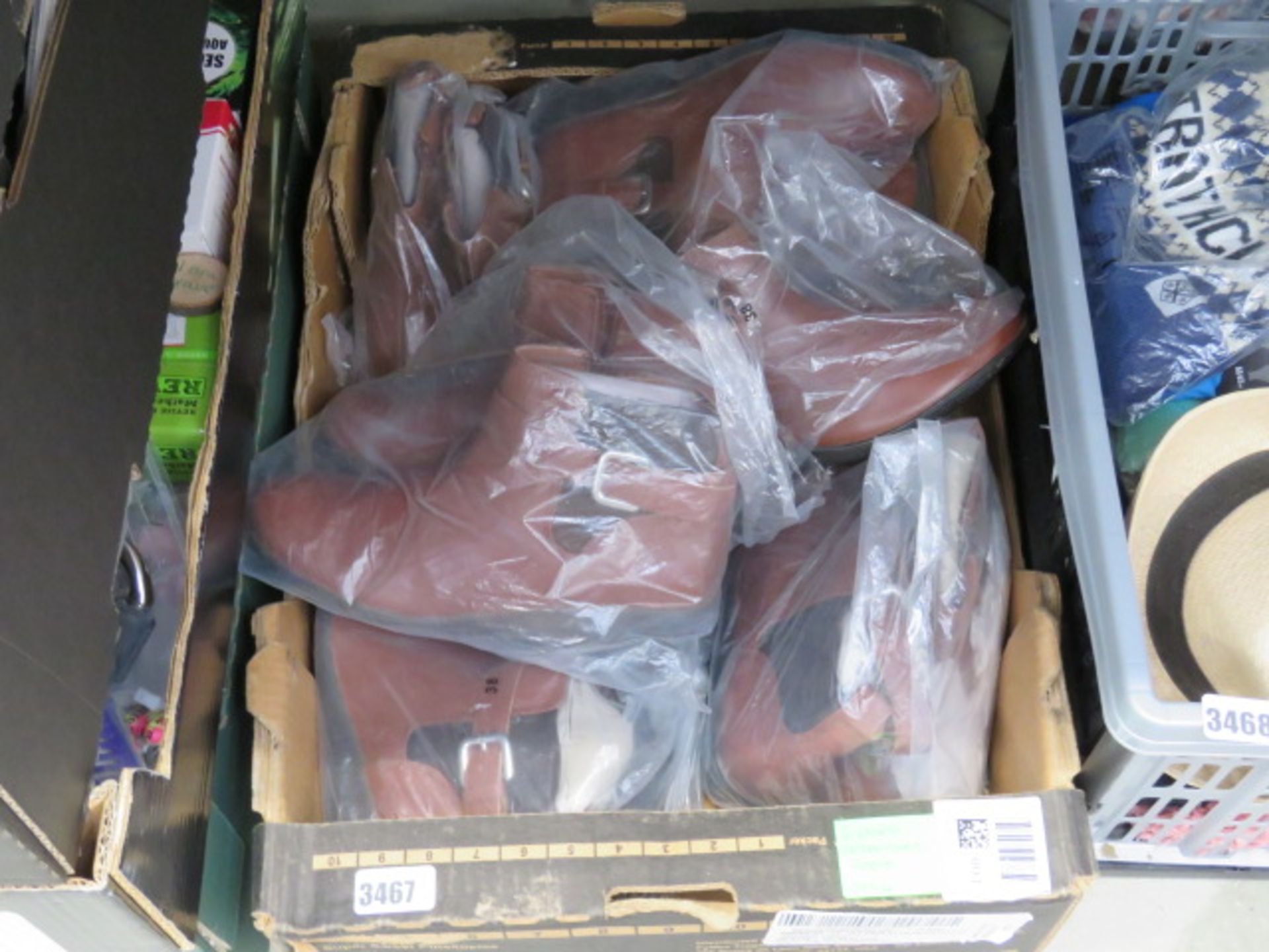 Tray containing 6 pairs of Debenham boots