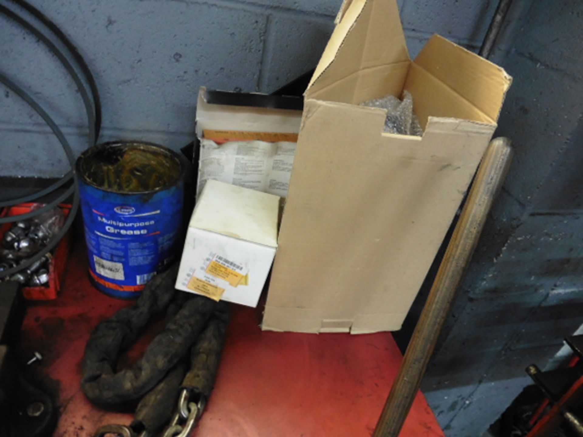 The remaining loose items on the work bench including parts, bulbs, washers ,lubricants, lin bins, - Image 3 of 4