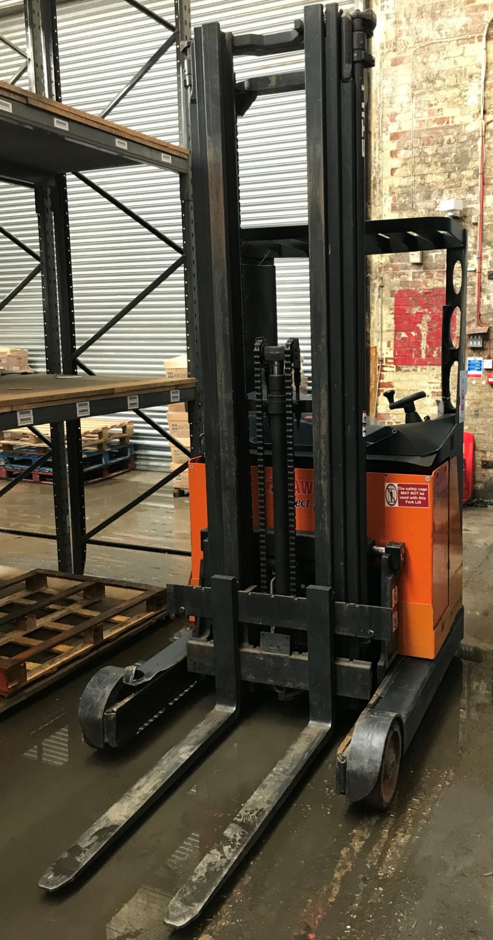 A Still FM14 Electric Fork Lift Reach Truck No.61 1875 0 03239 (10/2004), 1400kg capacity, 2820kg