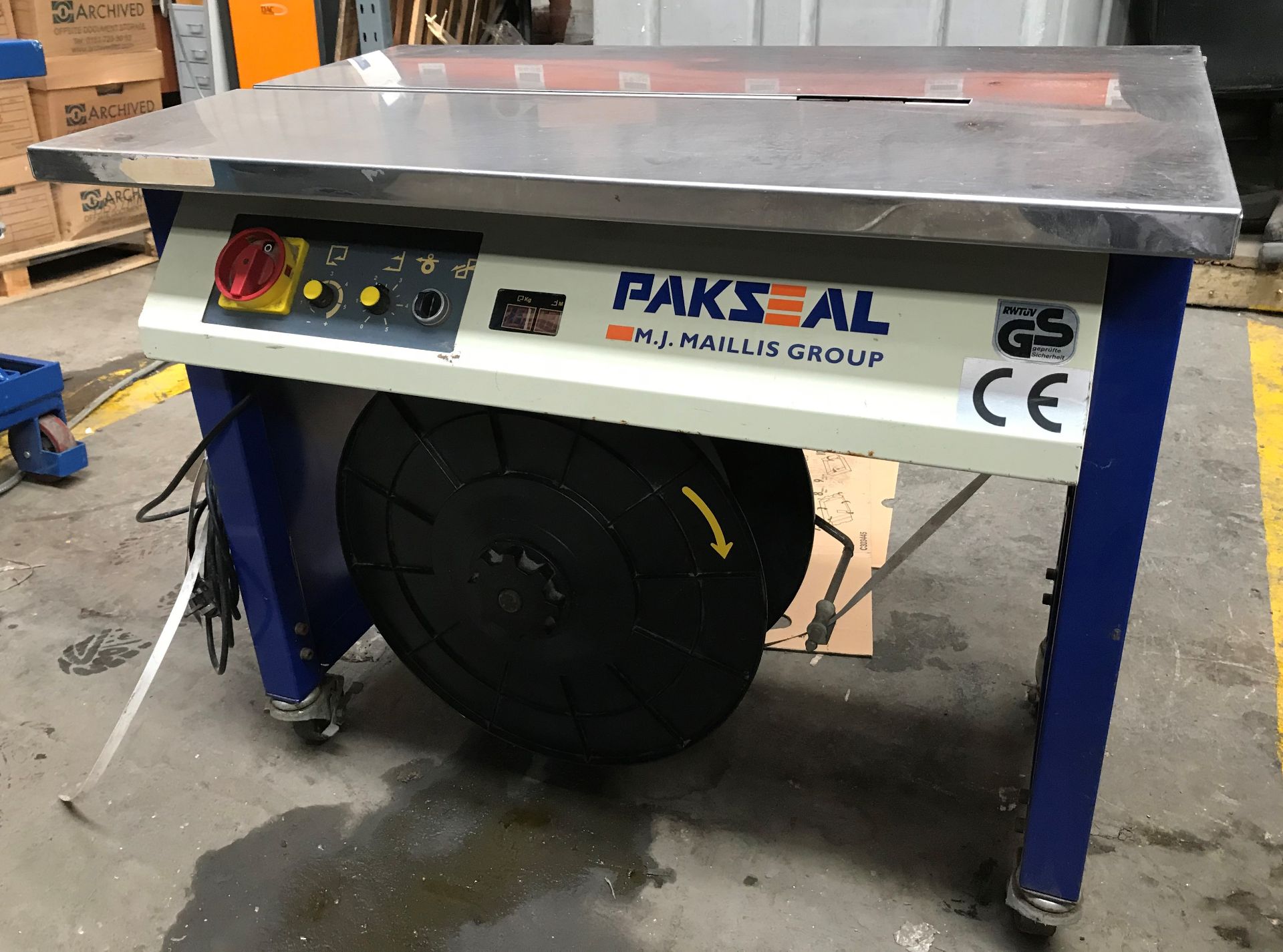 An MJ Maillis PAKSEAL Model PSA3000E Mobile Box Strapping Machine No.104111224, 85kg weight, 240v (