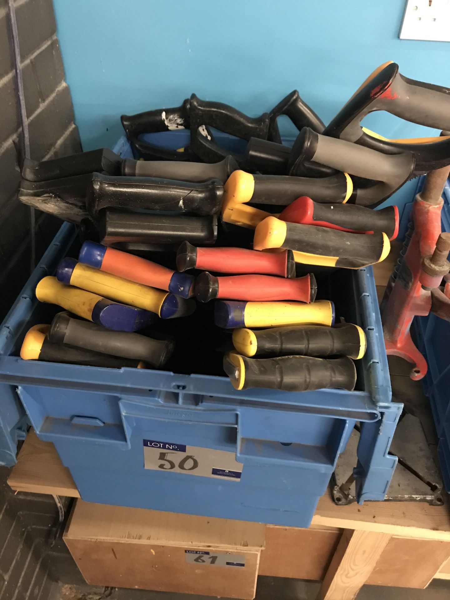 A Quantity of Hand Saws in one box.