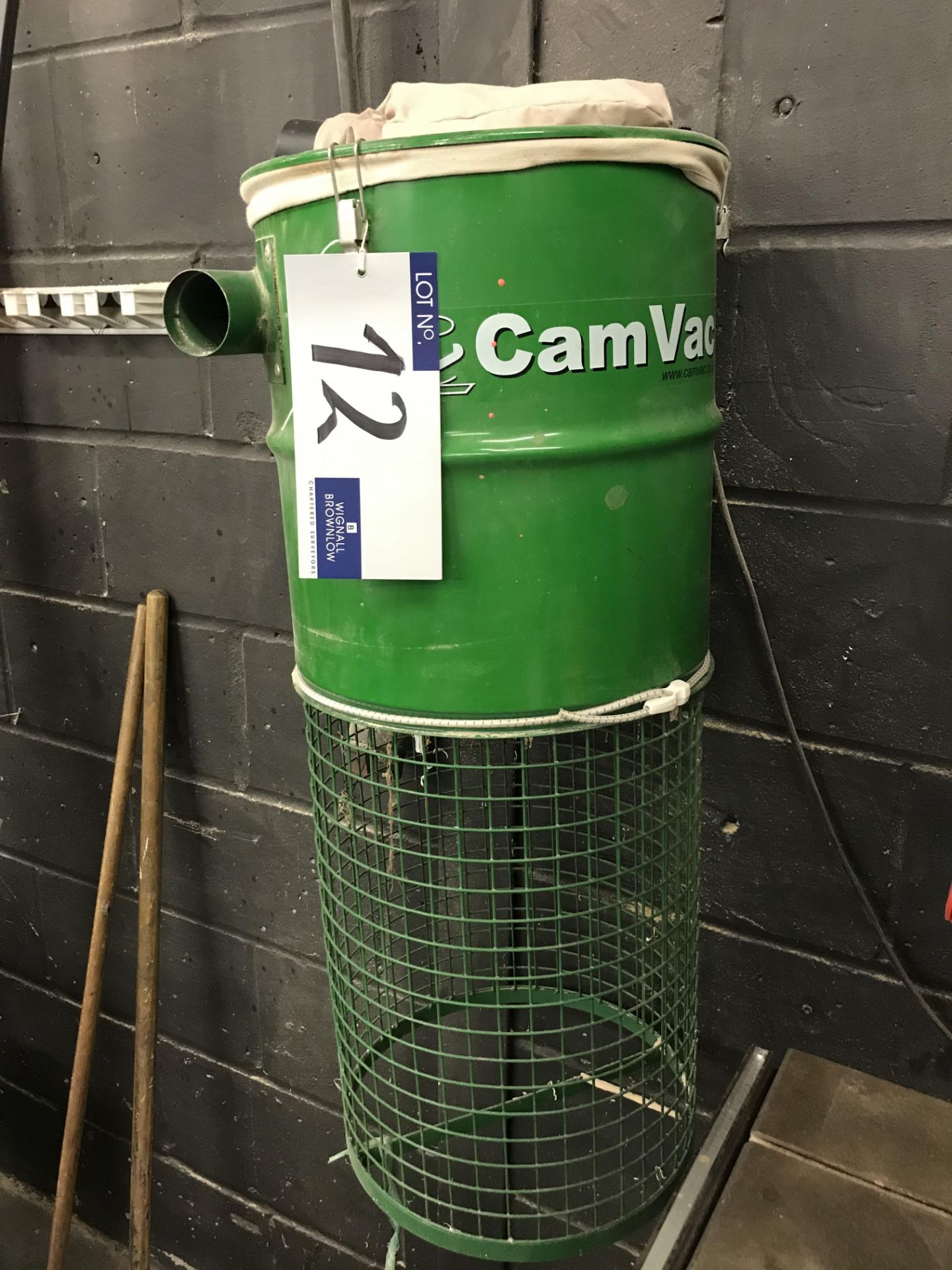 A CamVac Wall Mounted Dust Extraction Unit, 240v.