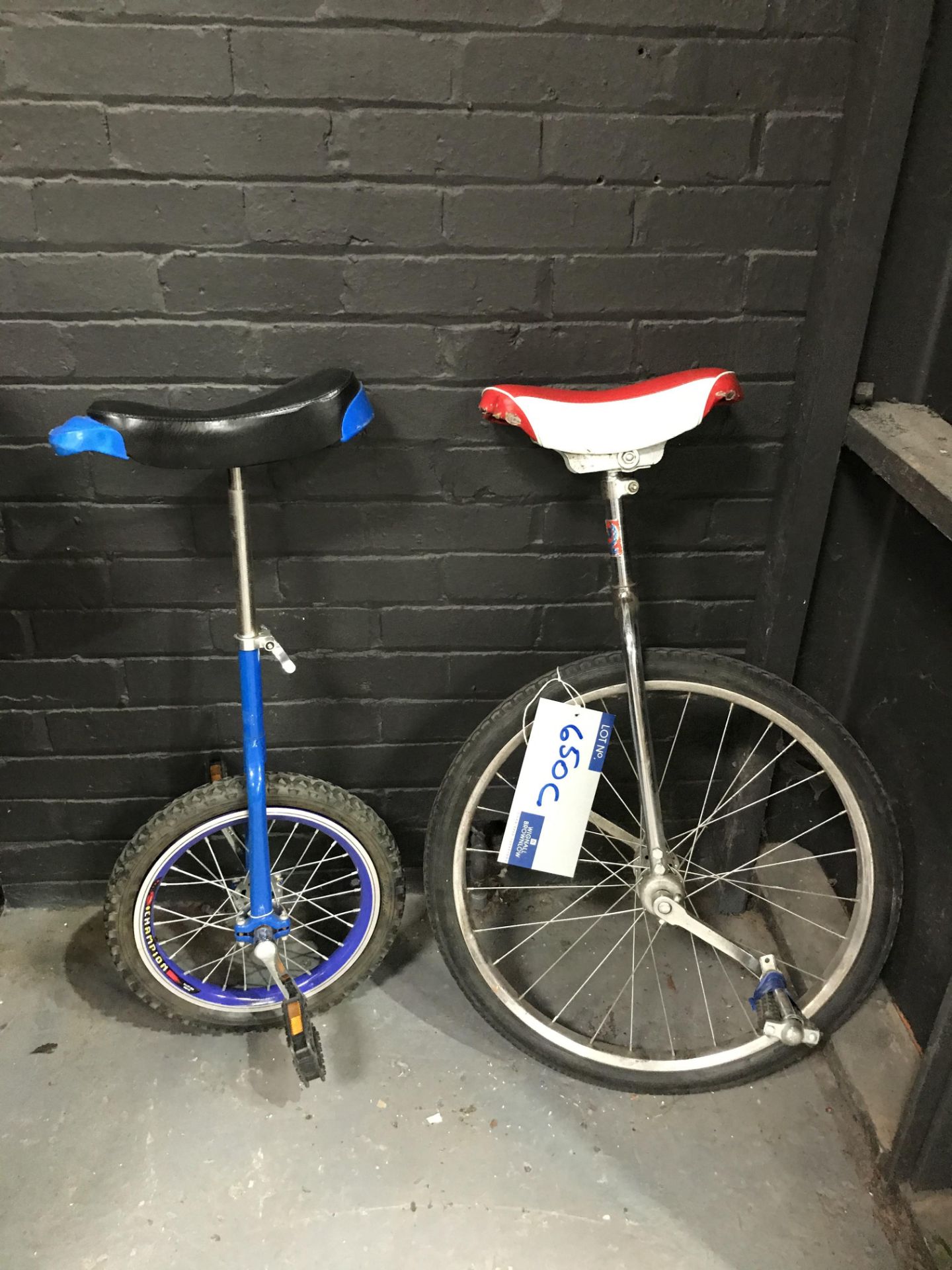 2 Unicycles.