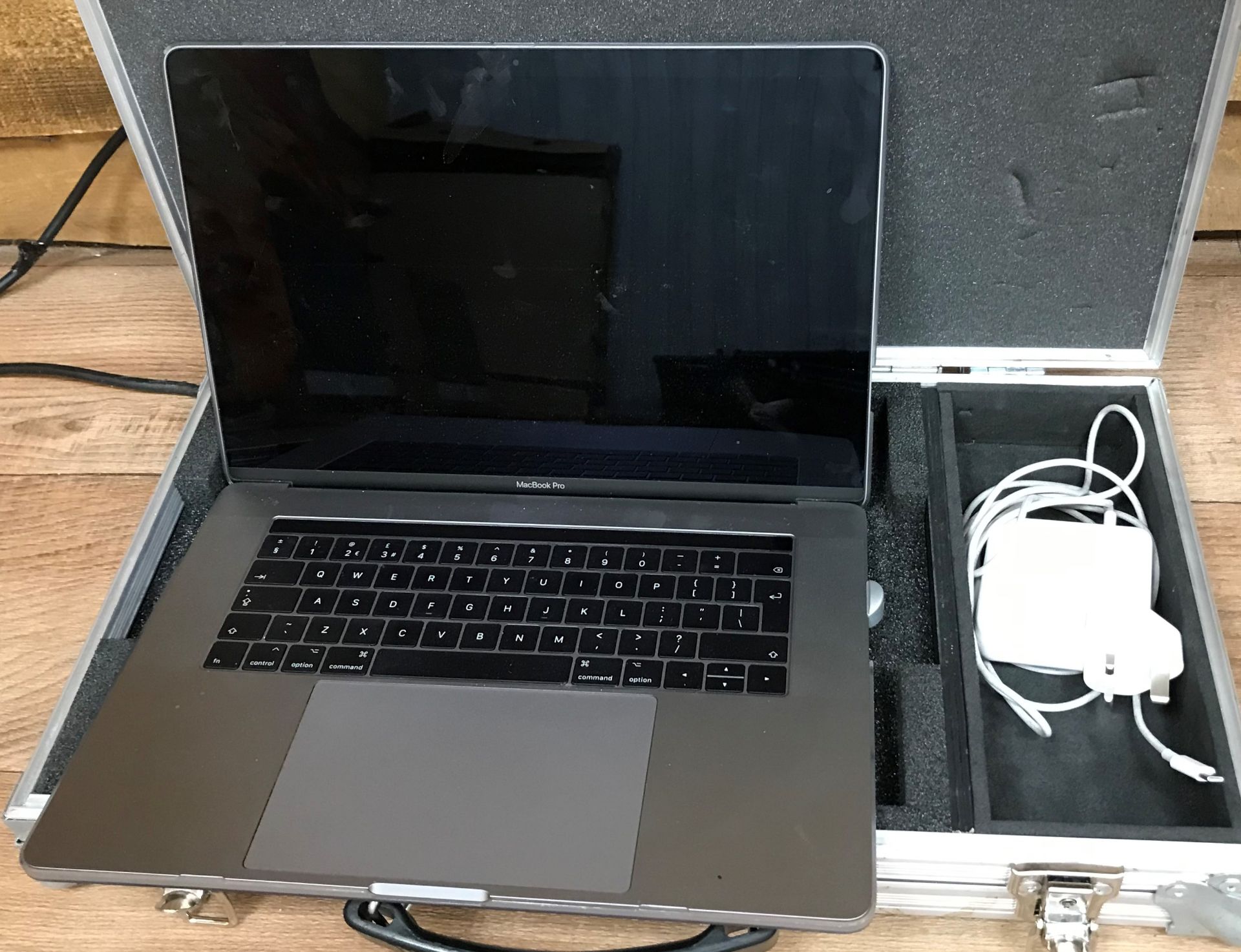 An Apple MacBook Pro Model A1707 15in Lap Top Computer No.C02VC0QDHTDF (located at ADA Support,