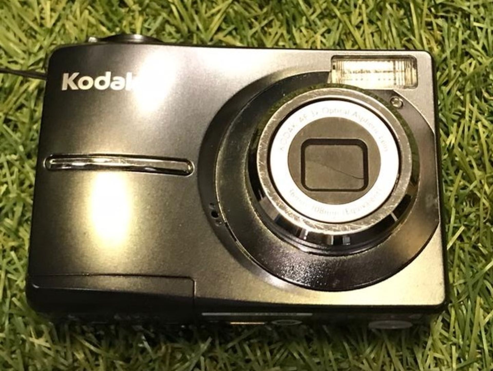 15 Kodak Easyshare C813 Digital Cameras (7 silver, 8 black)(located at ADA Support, 178 Burnley - Image 3 of 5