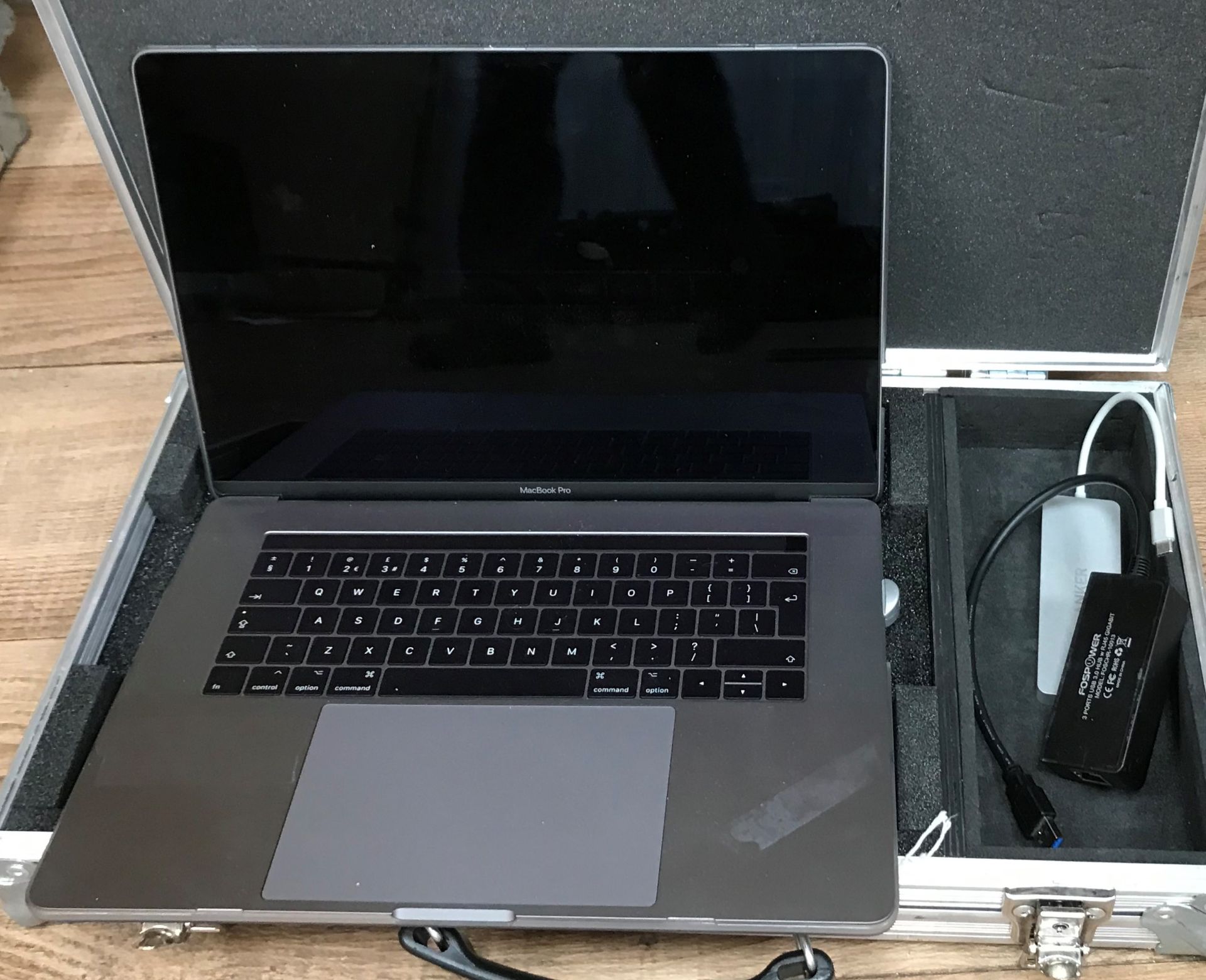 An Apple MacBook Pro Model A1707 15in Lap Top Computer No.C02VC0N1HTDF (located at ADA Support,