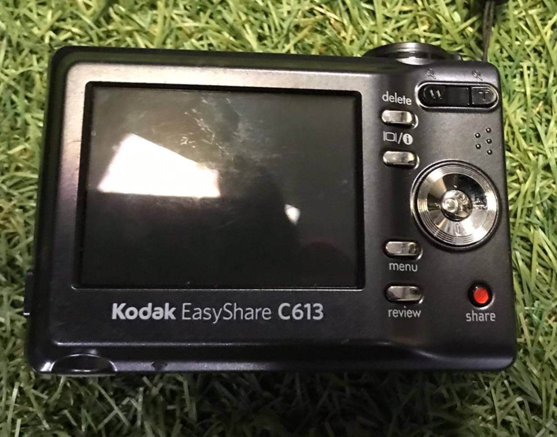 15 Kodak Easyshare C813 Digital Cameras (7 silver, 8 black)(located at ADA Support, 178 Burnley - Image 4 of 5