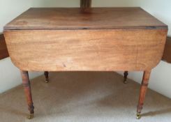 Antique Furniture Pembroke 2 Leaf Table