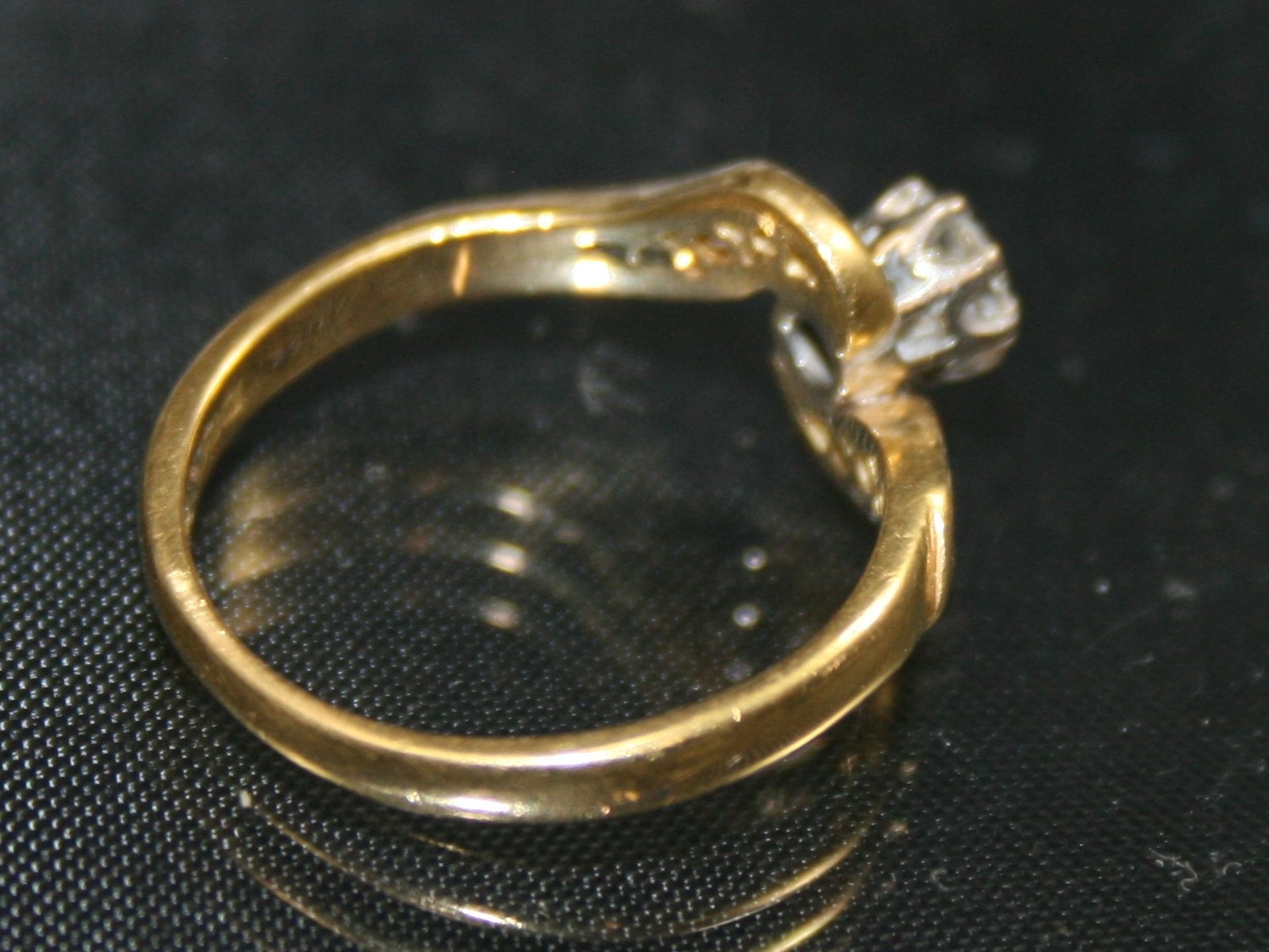 Diamond Single Stone Crossover Twist Yellow Gold Ring - Image 2 of 2