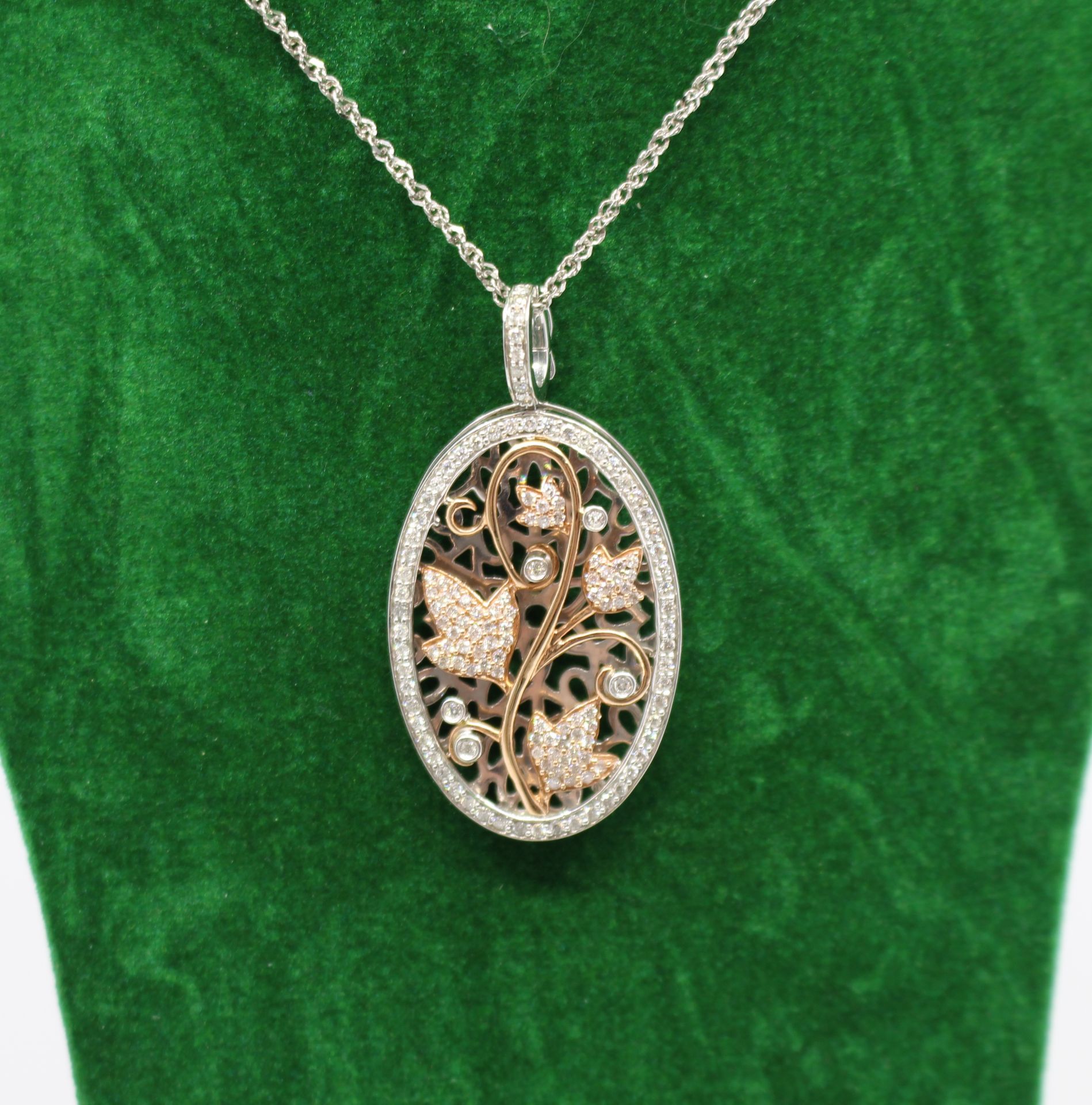 Diamond & 14ct Gold Oval Locket on Chain - Image 4 of 4