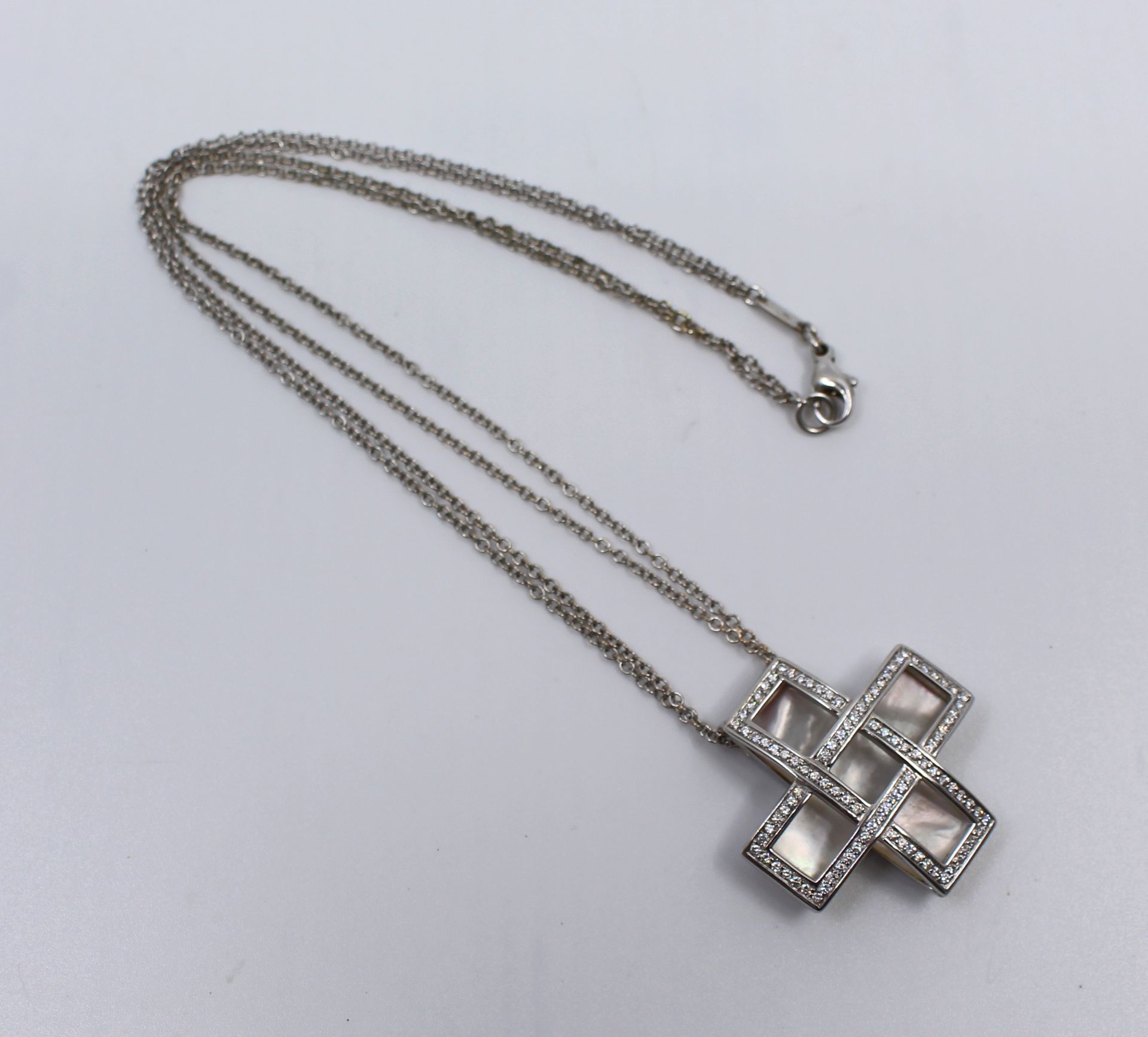 Boodles 18ct Gold Diamond & Mother of Pearl Cross on Chain - Image 2 of 4
