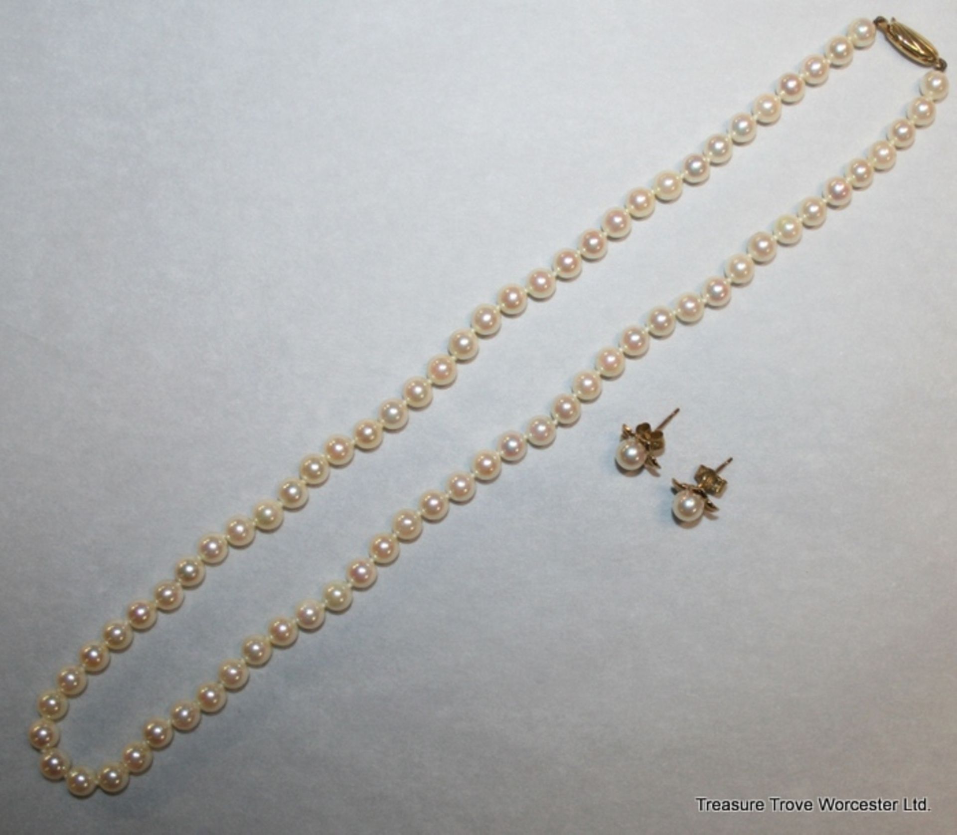 Pearl & Gold Necklace & Earring Demi-Parure - Image 2 of 5