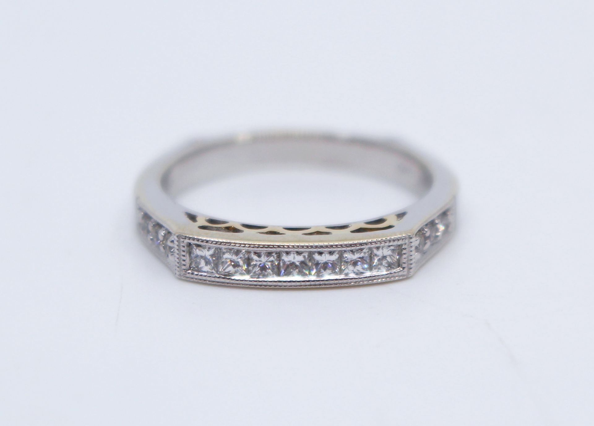 Half Hoop Diamond 14ct White Gold Ring - Image 3 of 4