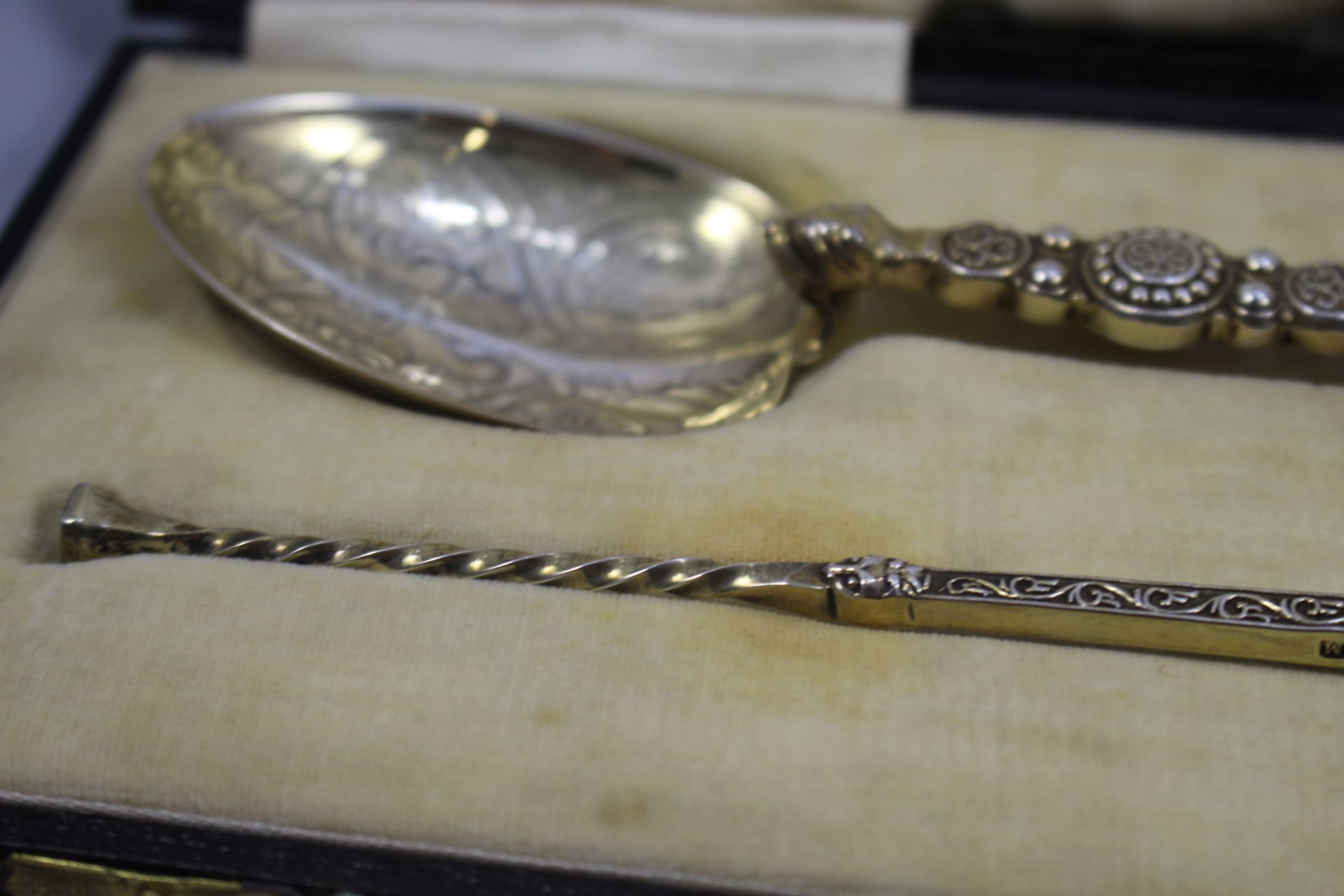 Pair of Cased Silver Gilt Anointing Spoons Birmingham 1936 - Image 7 of 7
