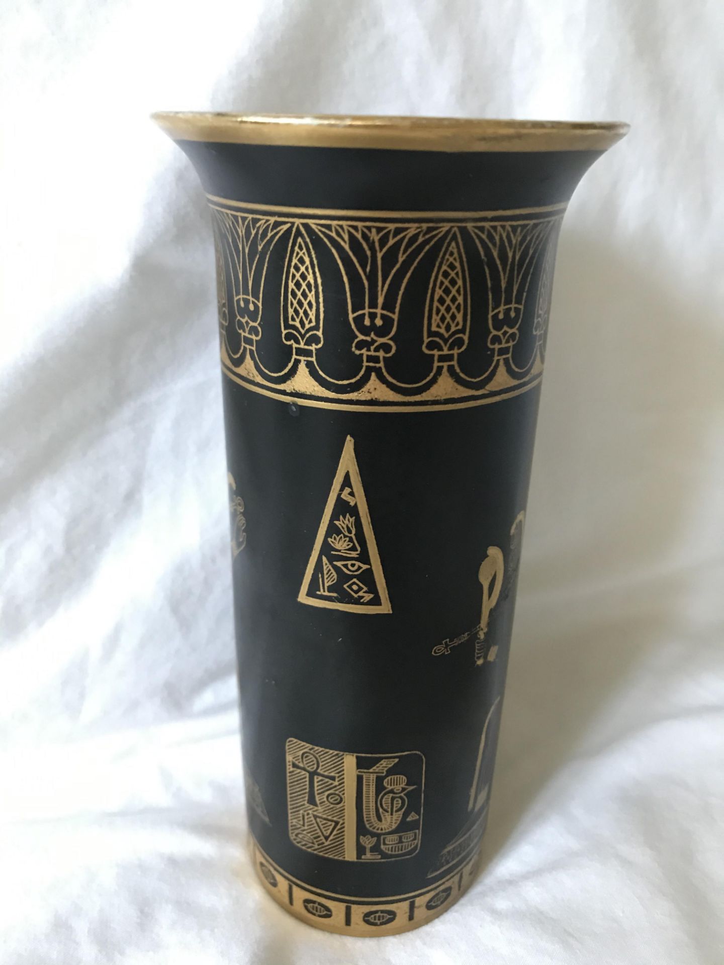 Carlton Ware Tutankhamen Vase, black basalt - Image 5 of 8