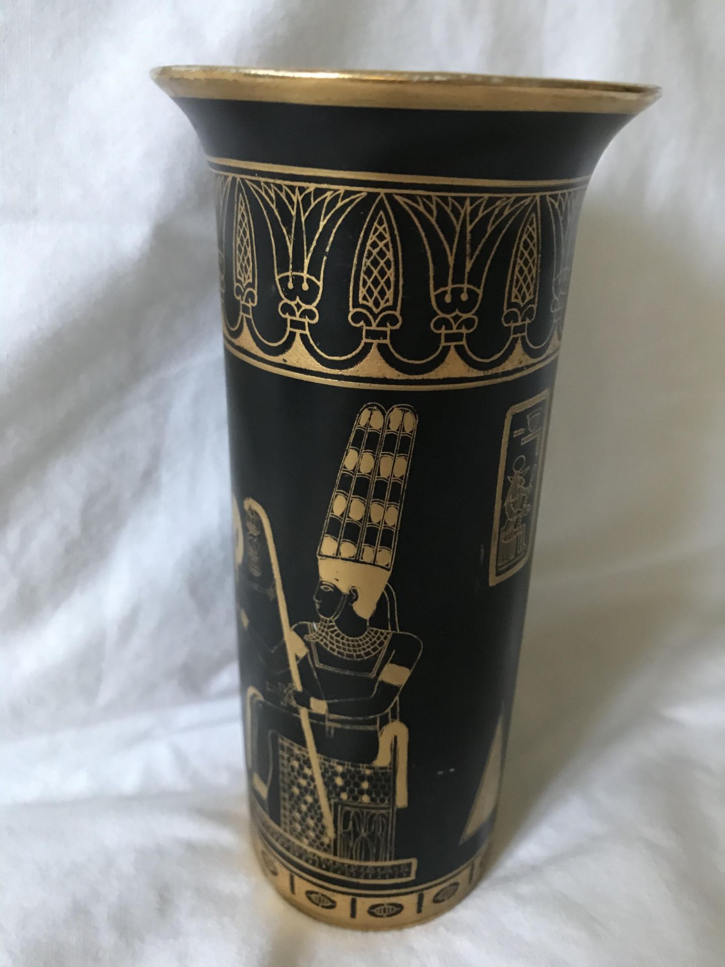 Carlton Ware Tutankhamen Vase, black basalt - Image 6 of 8