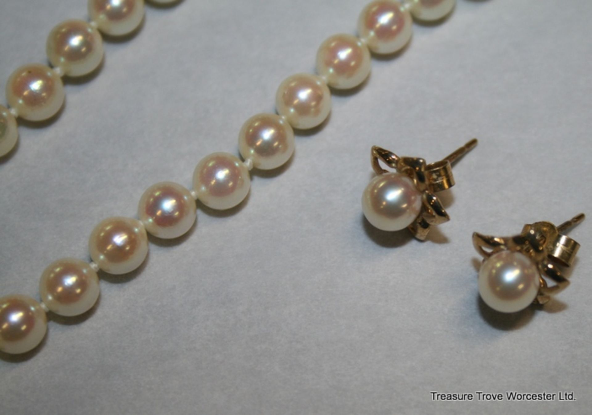 Pearl & Gold Necklace & Earring Demi-Parure - Image 5 of 5