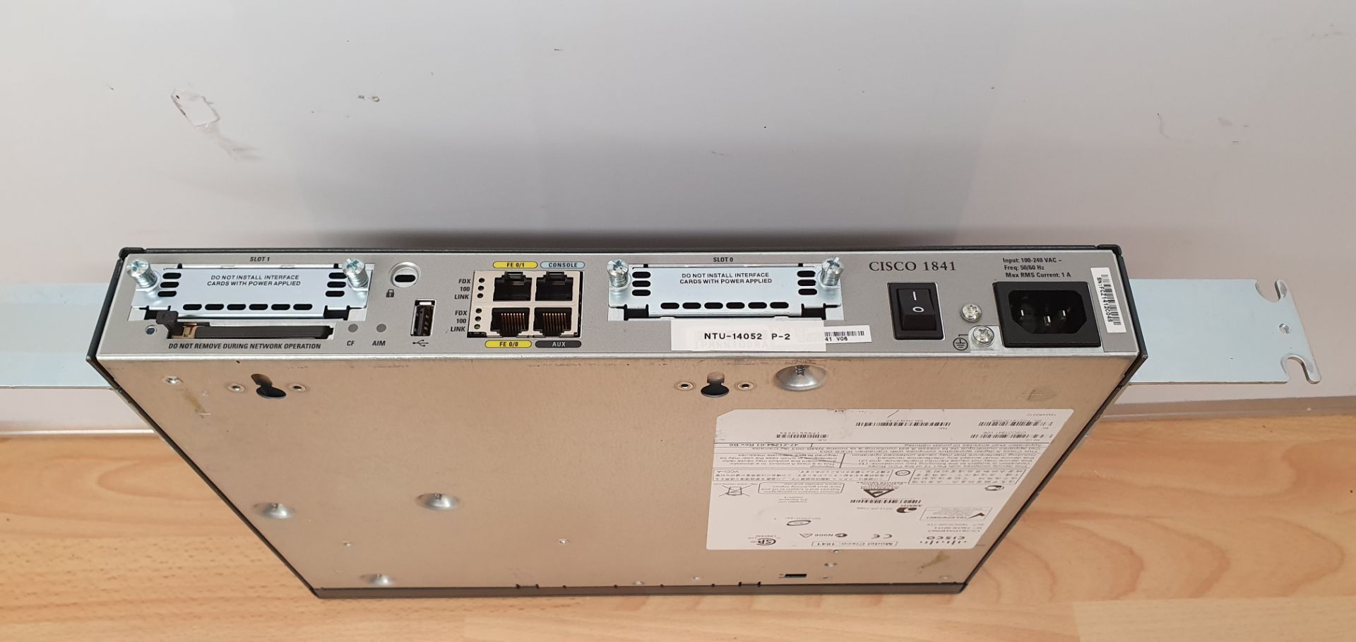 Cisco Catalyst 2960 Series Switch with Power over Ethernet (PoE) - Image 4 of 4